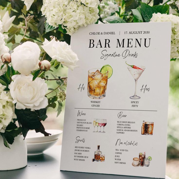 D2coration du cocktail et vin d'honneur avec buffet fleuri et ambiance festive en extérieur