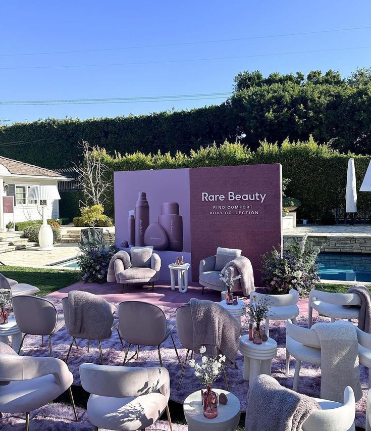 Décoration élégante pour un séminaire professionnel et lancement de produit par madame fuchsia dans l'Oise